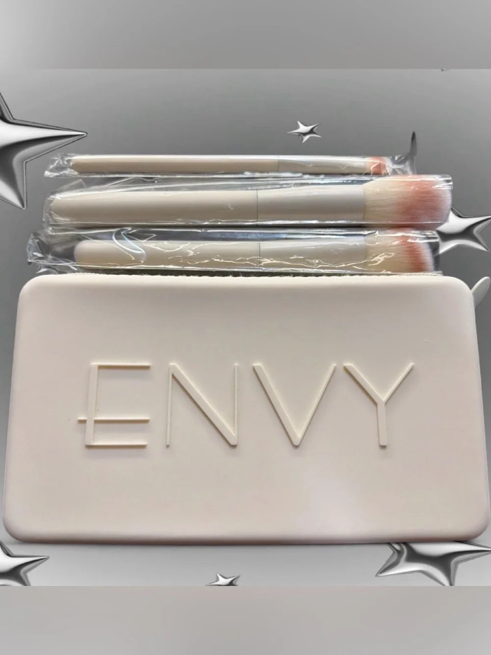 envy Cream Handle Makeup Brush Set with Pink-Tipped Bristles